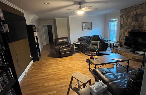 Paw Creek House | Spacious 4-bedroom house with huge outdoor space in Charlotte