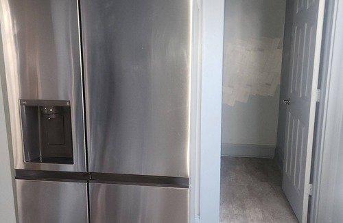 South Broadway House | Spacious 4-bedroom house in brilliant Cleveland with WiFi, AC sleeps 10