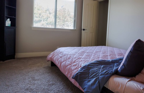 Mansfield House | Spacious 4 bedroom home full of amenities