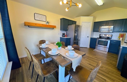 Mansfield House | Spacious 4-bedroom house in Mansfield. Extended Stay is welcomed