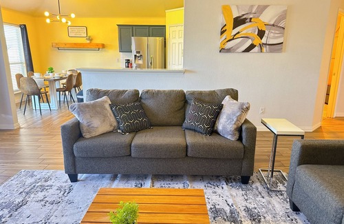 Mansfield House | Spacious 4-bedroom house in Mansfield. Extended Stay is welcomed