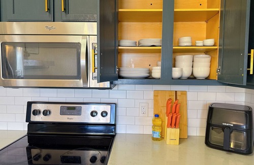 Mansfield House | Spacious 4-bedroom house in Mansfield. Extended Stay is welcomed