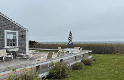 Wauwinet House | Spacious 4-bedroom house in Wauwinet on private beach!