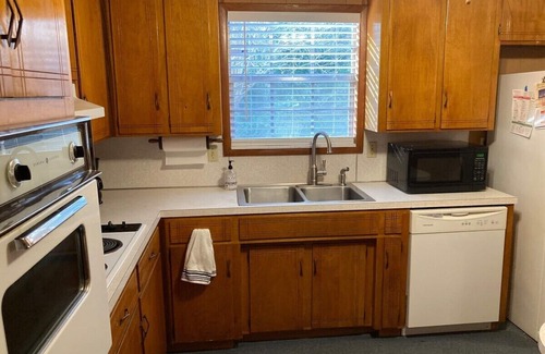 Northeast Pensacola House | Spacious 4-Bedroom Home! Fast 200 Mbps Wi-fi!