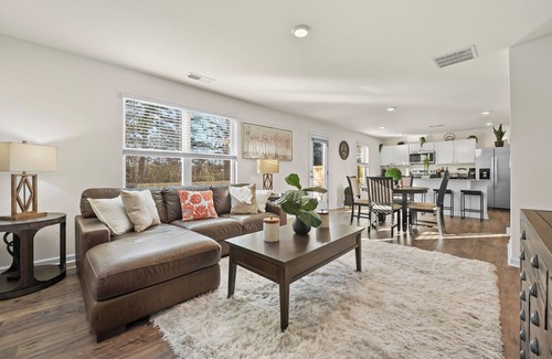 Rossville House | Spacious 4-bedroom house in superb Rossville with WiFi and AC