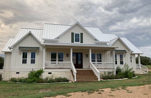 Round Top House | Spacious 4 Bedroom House - 3/4 Mile to Round Top Center!