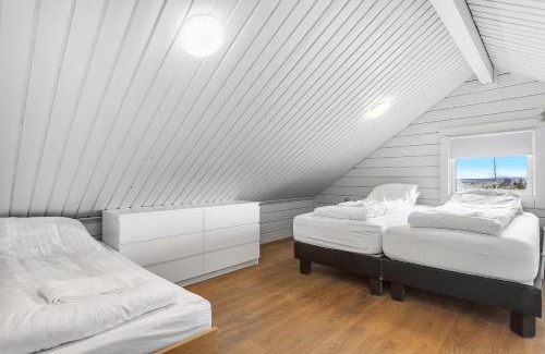Haukadalur House | Spacious 4-Bedroom Home in Southern Iceland