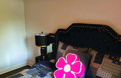 Evanston House | Spacious 4-bedroom house in delightful Evanston with AC