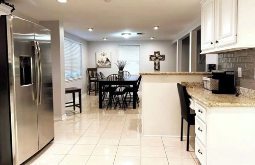 Magnolia House | Spacious 4-bedroom house with WiFi and AC in charming Magnolia!