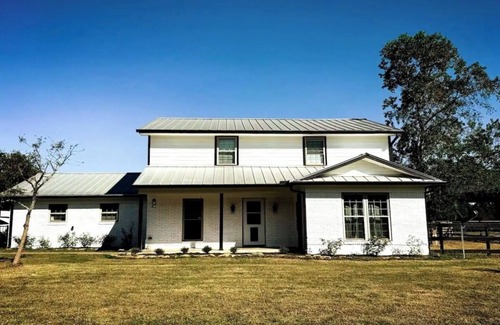 Magnolia House | Spacious 4-bedroom house with WiFi and AC in charming Magnolia!