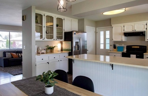 Montrose House | Spacious 4-bedroom house in charming Montrose