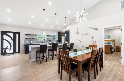 South Gate Ridge House | Spacious 4-bedroom house with POOL and WiFi in fabulous Sarasota