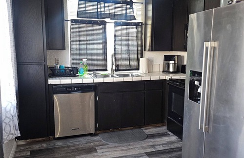 Stockton House | Spacious 4-bedroom house with AC, WiFi in enjoyable Stockton