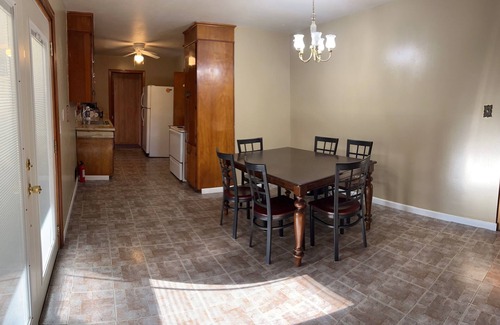 Gracewood House | Spacious 4-bedroom house in awesome Augusta with WiFi, AC