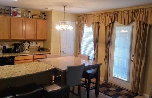 Baytown House | Spacious 4-bedroom house with huge gameroom, WiFi and AC in enjoyable Baytown