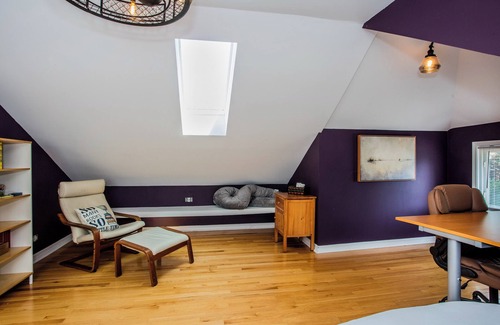 Dunning House | Spacious 4-bedroom house in charming Chicago with Game room and outdoor dining