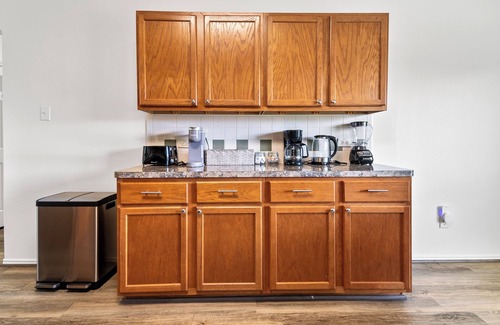Southeast Houston House | Spacious 4-bedroom house in wonderful Houston with WiFi, AC