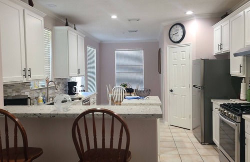 Barker House | Spacious 4-bedroom house in nice Houston area, game room and a studio