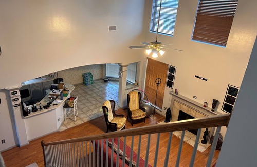 Cloverleaf House | Spacious 4-bedroom house with AC, fitness room, WiFi in superb Houston