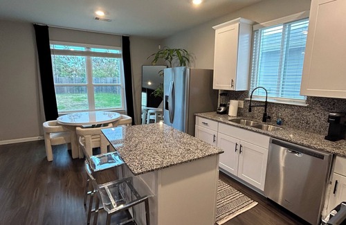 Southeast Houston House | Spacious 4-bedroom house in cool Houston with WiFi, AC