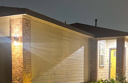 Southeast Houston House | Spacious 4-bedroom house with AC and WiFi in Houston. Near downtown