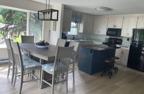 Waverly House | Spacious 4-bedroom house in charming Waverly on Lake Waverly