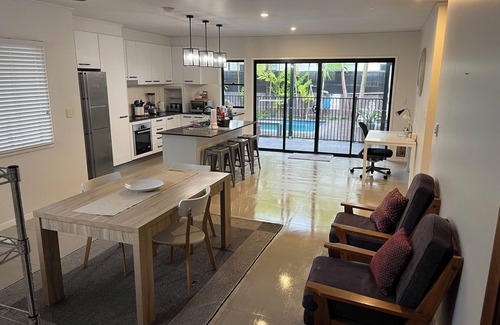 Brisbane Airport House | Spacious 4 bedroom house in delightful Hendra.