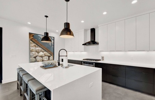 Lehi House | Spacious 4-bedroom house in delightful Lehi with WiFi, fitness room
