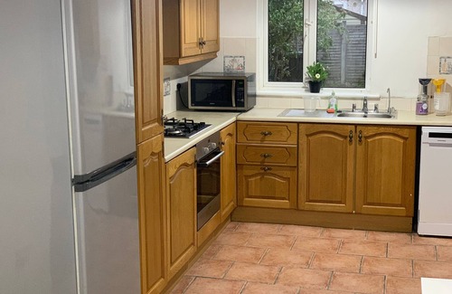 Ongar House | Spacious 4-bedroom house in Clonee with WiFinnOwner is staying @ Same Property