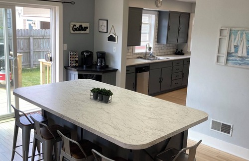 Algoma House | Spacious 4-bedroom house in Downtown Algoma with AC, WiFi near Door County!