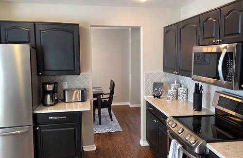 Aurora House | Spacious 4-bedroom house in a charming city of Aurora.