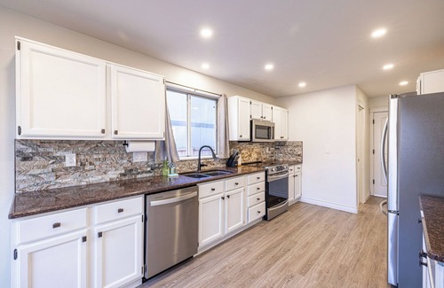 Centennial House | Spacious 4-bedroom house with AC, WiFi in marvelous Aurora