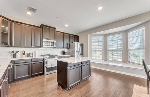 Irving House | Spacious 4-bedroom house w/AC and WiFi in amazing Entire home in Irving, Texas
