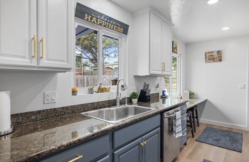Marina House | Spacious 4-bedroom house in delightful Marina with WiFi