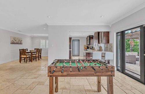 Tamiami House | Spacious 4-bedroom house in lovely Miami with HEATED POOL and BBQ.
