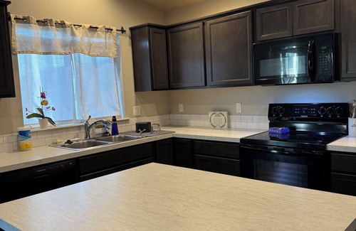 Nampa House | Spacious 4-bedroom house with WiFi and AC in marvelous Nampa