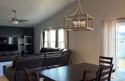 Nampa House | Spacious 4-bedroom house with WiFi and AC in marvelous Nampa