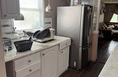 Omaha House | Spacious 4 bedroom house with WiFi, fitness room in brilliant Omaha.