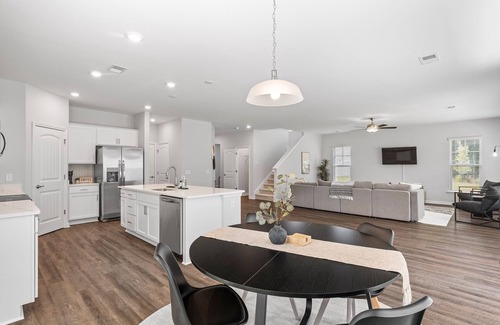 Pooler House | Spacious 4-bedroom house with Theater and Kids area in Pooler, Sleeps 10