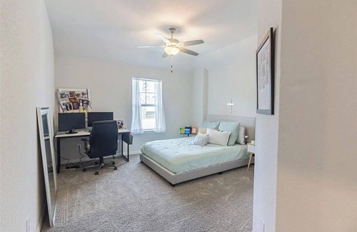 Willis House | Spacious 4-bedroom house in charming Woodlands Hills, close to Lake Conroe