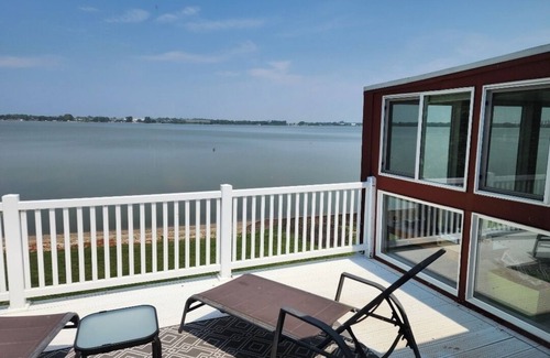 Watertown House | Spacious 4-bedroom lakefront house on large 2 acre lot