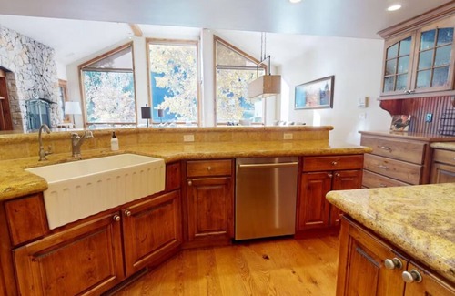 Warm Springs House | Spacious 4-bedroom luxury home in Ketchum, with easy access to Sun Valley.
