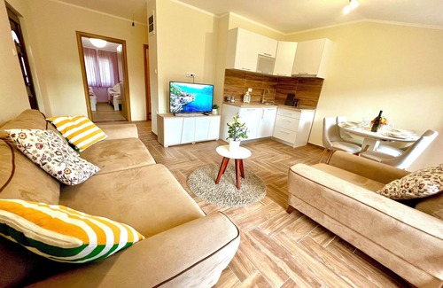 Herceg Novi Municipality House | Spacious 4-bedroom house with infinity pool for relaxing in lovely Herceg Novi