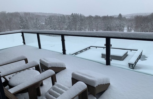 Copake House | Spacious 4-bedroom modern house with outdoor hot tub close to Catamount skiing
