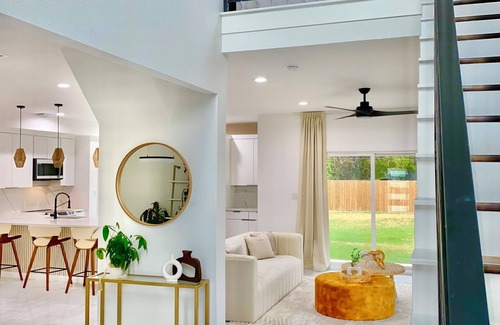 West Dallas House | Spacious 4-bedroom modern and lux home 5 minutes from downtown dallas