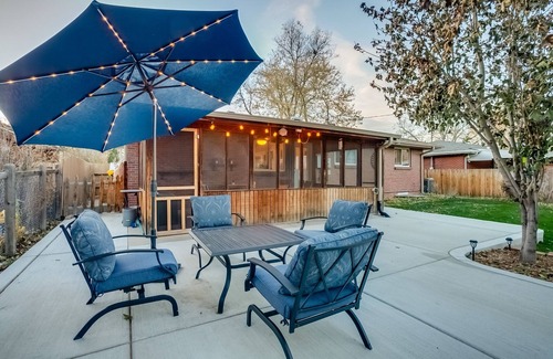 Broomfield House | Spacious 4-Bedroom Oasis with Eco-Friendly Touches - Close to CU Boulder!