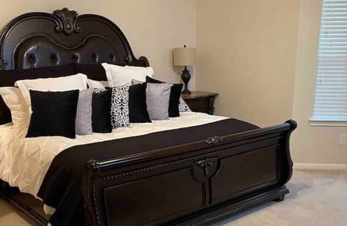 Pearland House | Spacious 4-bedroom residential home.