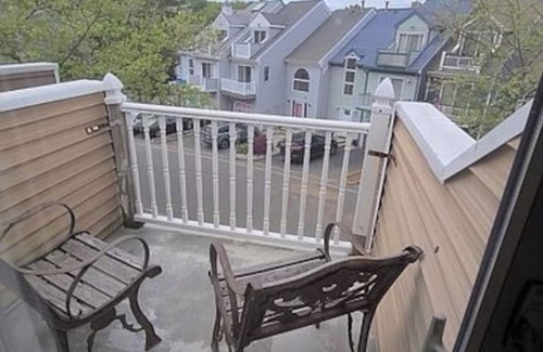 Highlands House | Spacious 4-bedroom townhome in beach town Highlands