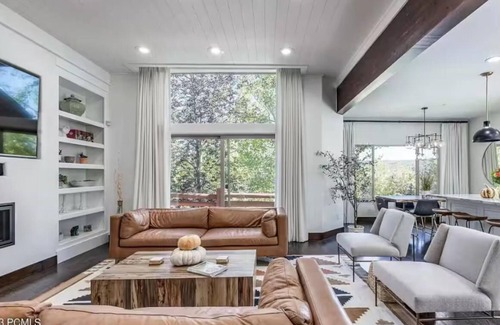 Pinebrook House | Spacious 4-bedroom townhome with bunk room, sauna, cold plunge in charming PC
