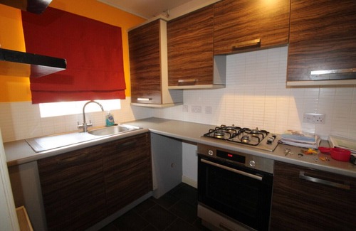 Ault Hucknall House | Spacious 4 bedroom town house